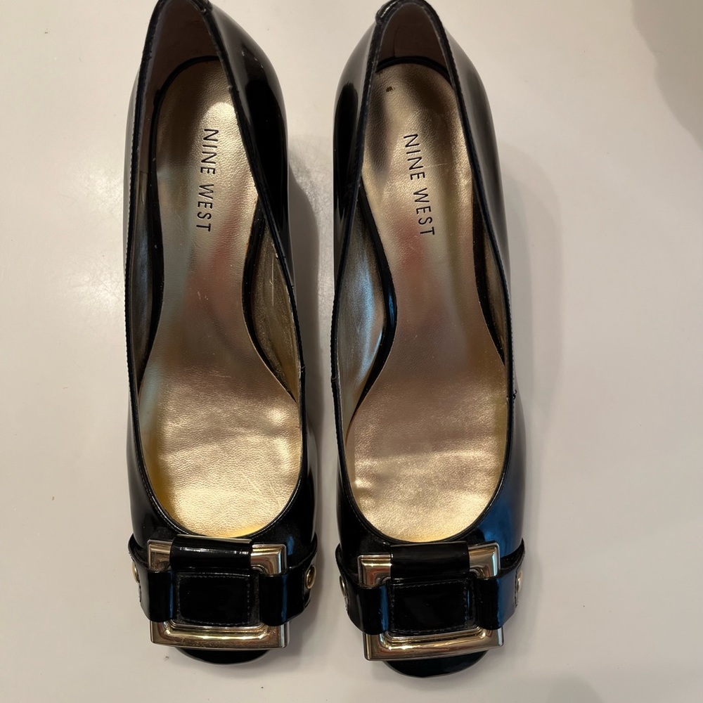 Nine West Block Heel Black Patent Pump Size 7